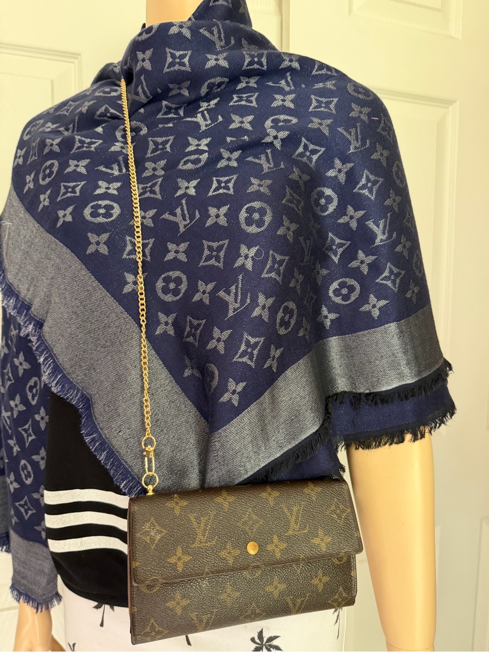 Louis Vuitton Brown Monogram Long Wallet on Chain - Picture 13 of 13